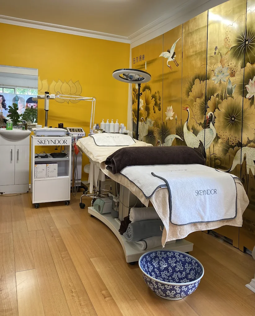 Hair or beauty service image from Vivienne's salon