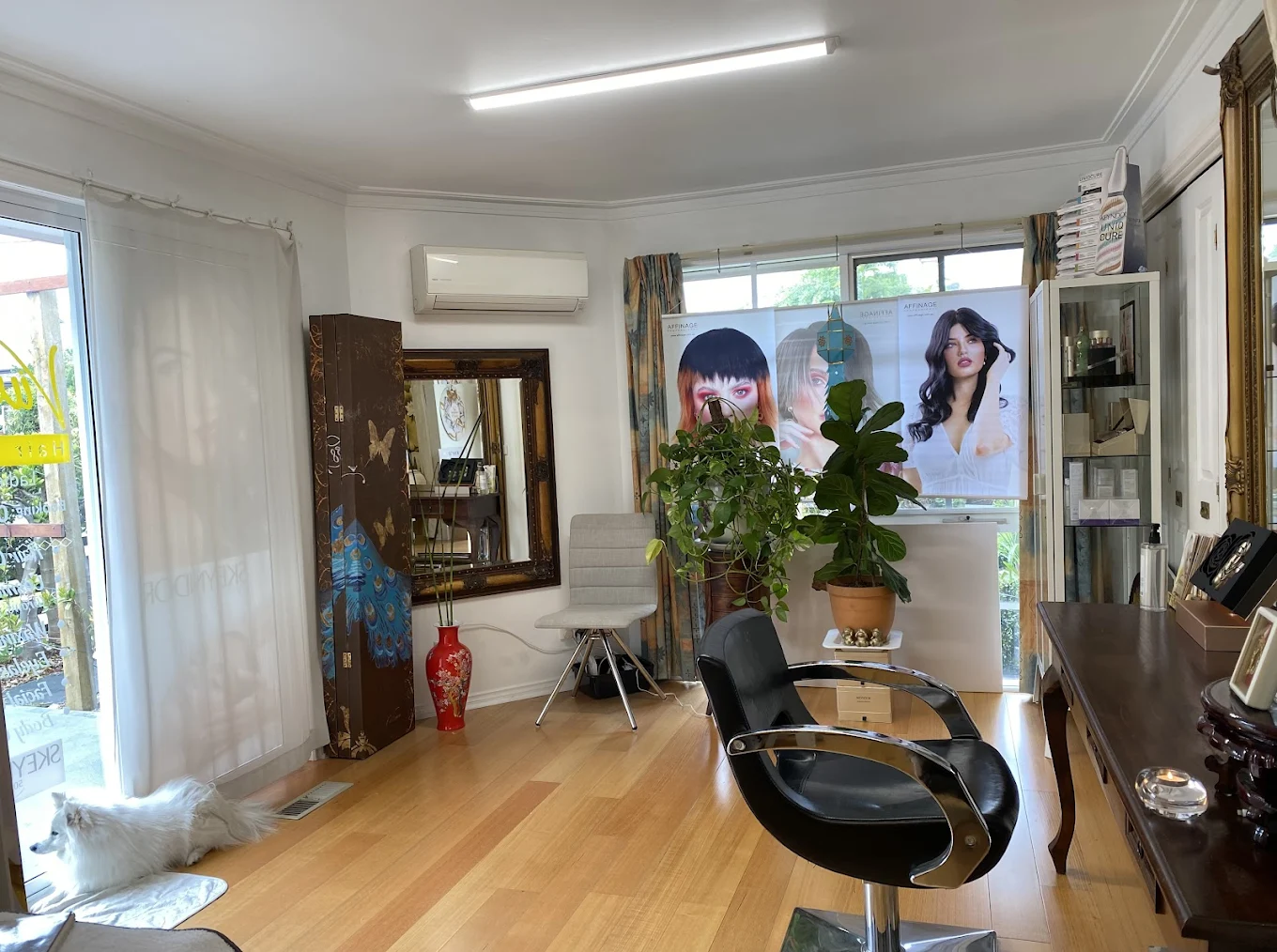 Additional salon showcase image from Vivienne's Hair & Beauty